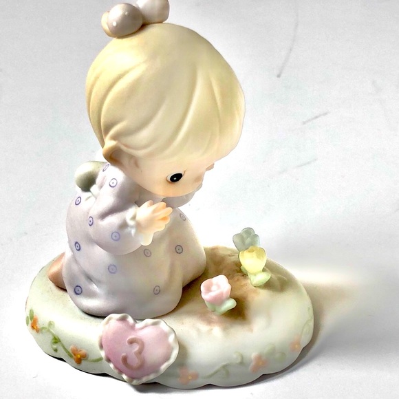 Precious Moments Collection Age 3 - Picture 1 of 5